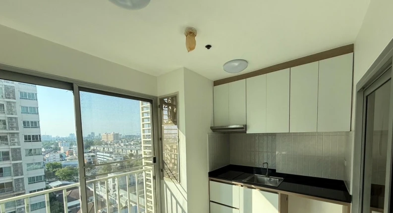 For rent: Centric Scene Ratcha Vipha, 11th floor. Nice, fully furnished unit. Book now! Limited time offer!