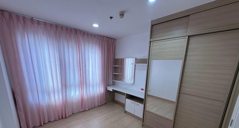 For rent: Centric Scene Ratcha Vipha, 11th floor. Nice, fully furnished unit. Book now! Limited time offer!