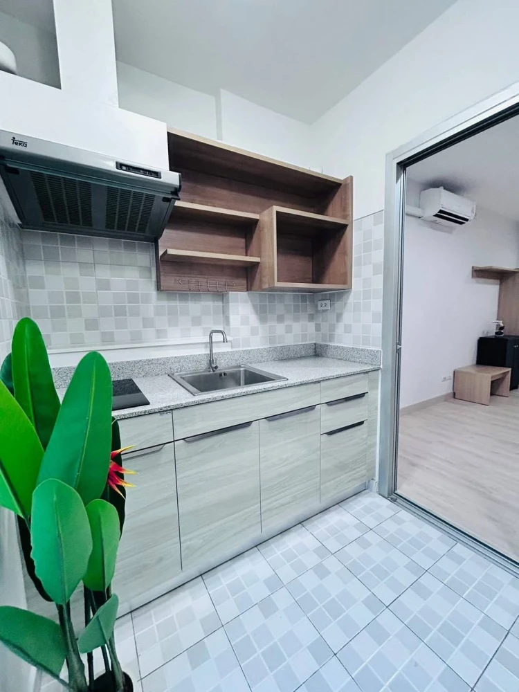 For rent: Centric Scene Ratcha Vipha, 17th floor. Nice, fully furnished unit. Interested? Check it out!