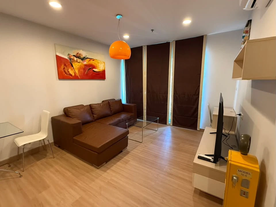 For rent: Centric Scene Sukhumvit 64, north-facing unit with spacious living area, great location, and beautiful view. Don't miss out!