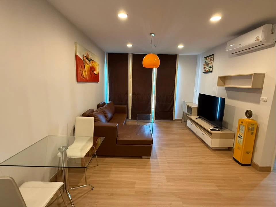 For rent: Centric Scene Sukhumvit 64, north-facing unit with spacious living area, great location, and beautiful view. Don't miss out!