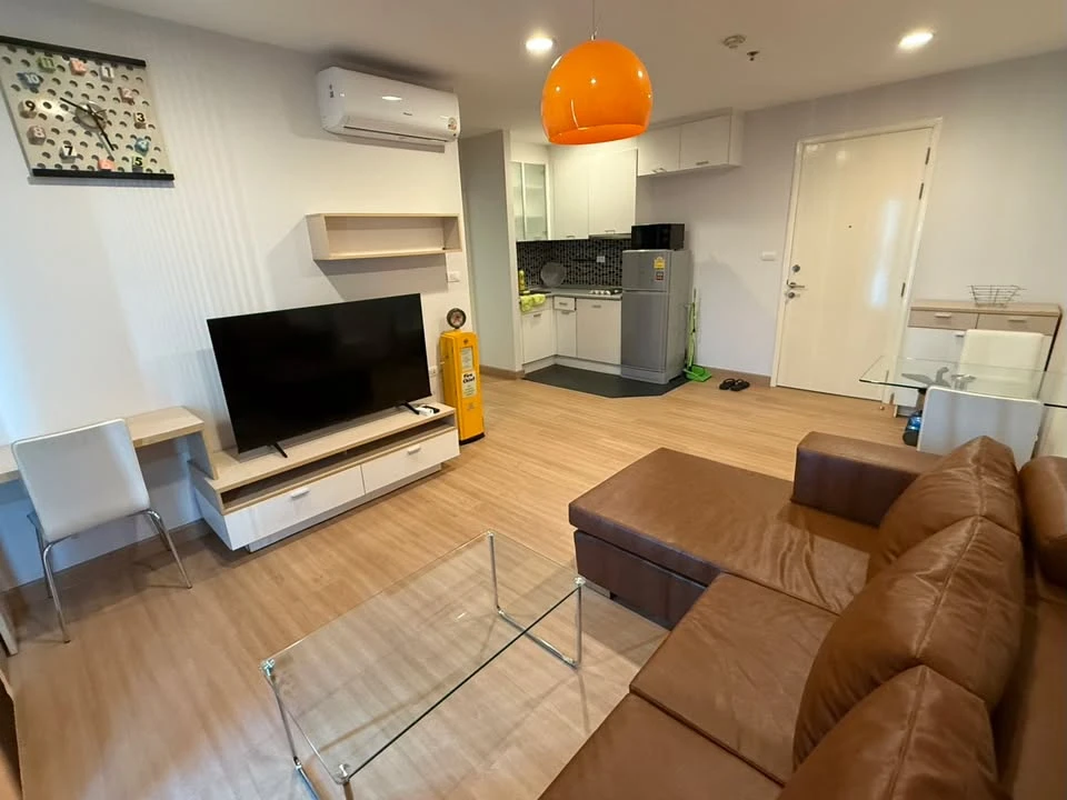 For rent: Centric Scene Sukhumvit 64, north-facing unit with spacious living area, great location, and beautiful view. Don't miss out!