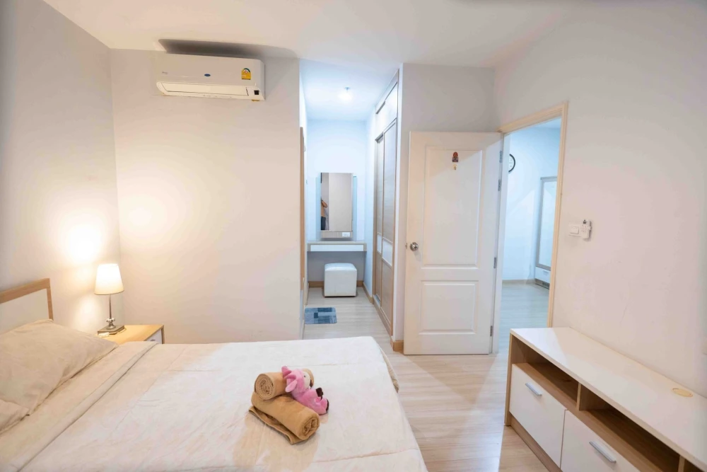 Centric Scene Ratchavipha for rent, spacious room, lots of usable space, complete with amenities. Come reserve today.