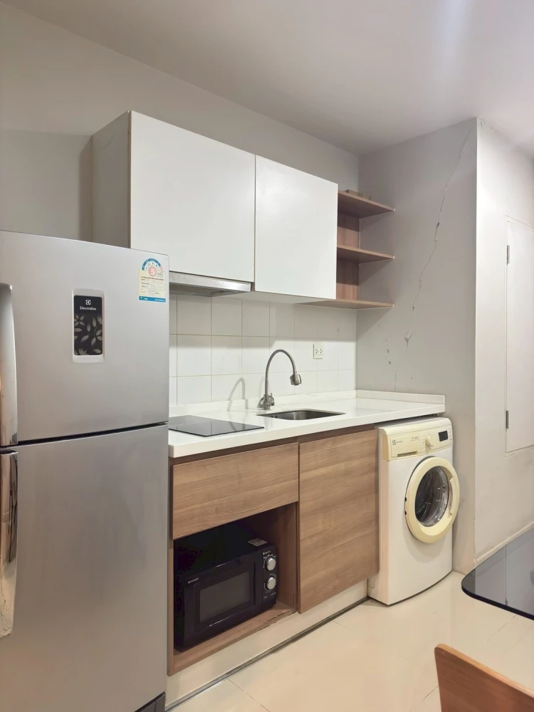Centric Tiwanon Station for rent, 1 bedroom, 1 bathroom, good location, convenient transportation, view of the electric train, reserve now.