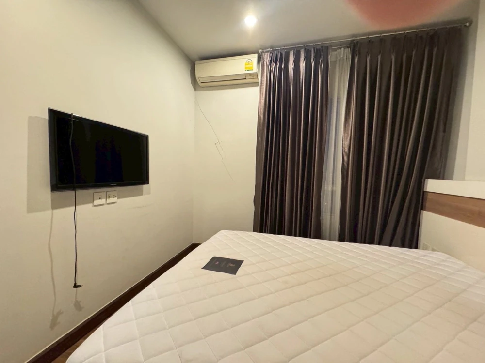 Centric Tiwanon Station for rent, 1 bedroom, 1 bathroom, good location, convenient transportation, view of the electric train, reserve now.