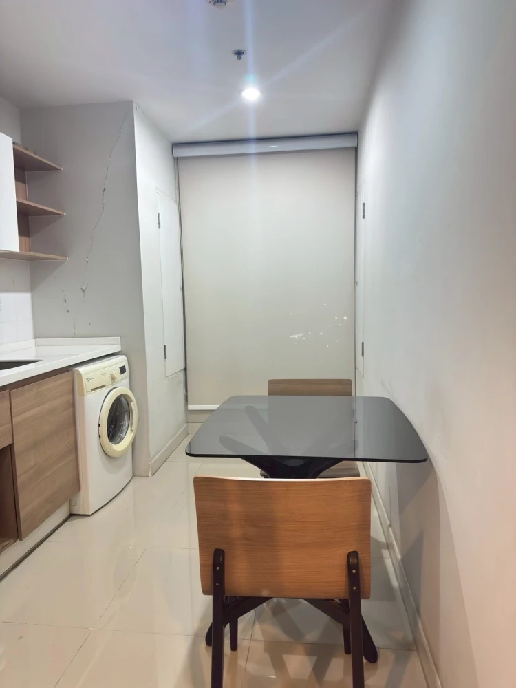 Centric Tiwanon Station for rent, 1 bedroom, 1 bathroom, good location, convenient transportation, view of the electric train, reserve now.
