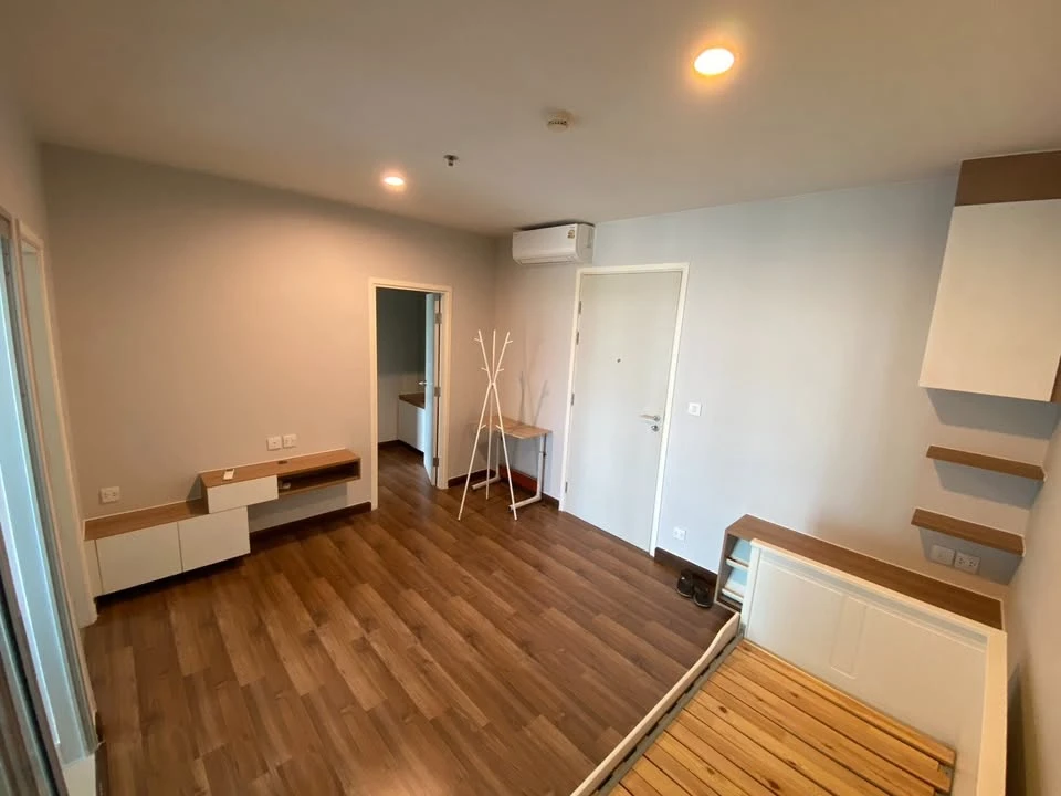 For rent: Centric Tiwanon Station, high floor unit. Spacious and comfortable. Book now!