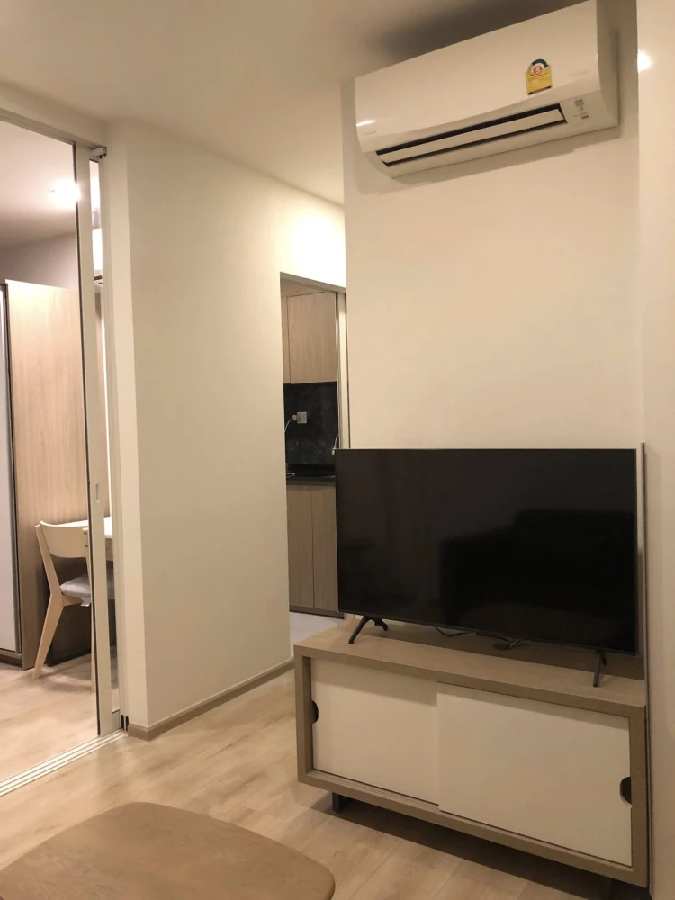For rent: Chambers On-nut Station, 4th floor, outside view, fully furnished, reserve now, hurry!