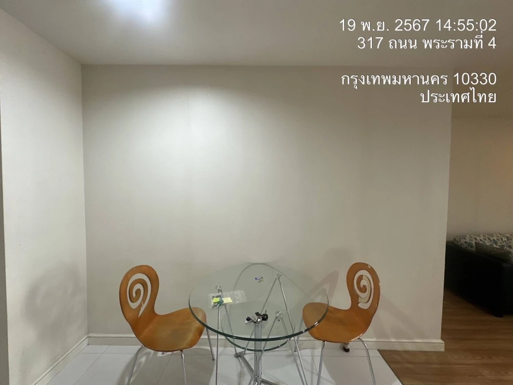 For rent: Chamchuri Square Residence, large room, comfortable, lots of usable space, hurry and reserve today.