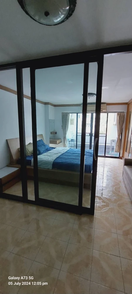 For rent: Champs Elysees Chaengwattana, spacious room, lots of usable space, good location, complete facilities, reserve now!