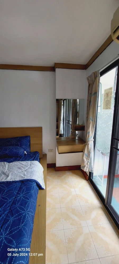 For rent: Champs Elysees Chaengwattana, spacious room, lots of usable space, good location, complete facilities, reserve now!
