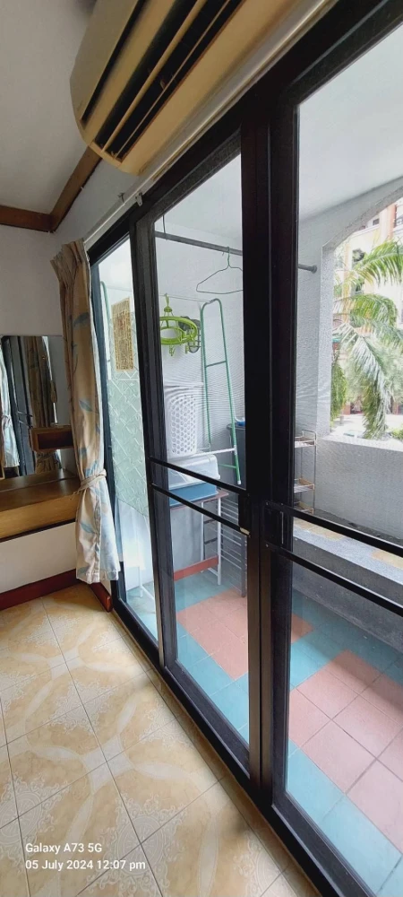 For rent: Champs Elysees Chaengwattana, spacious room, lots of usable space, good location, complete facilities, reserve now!