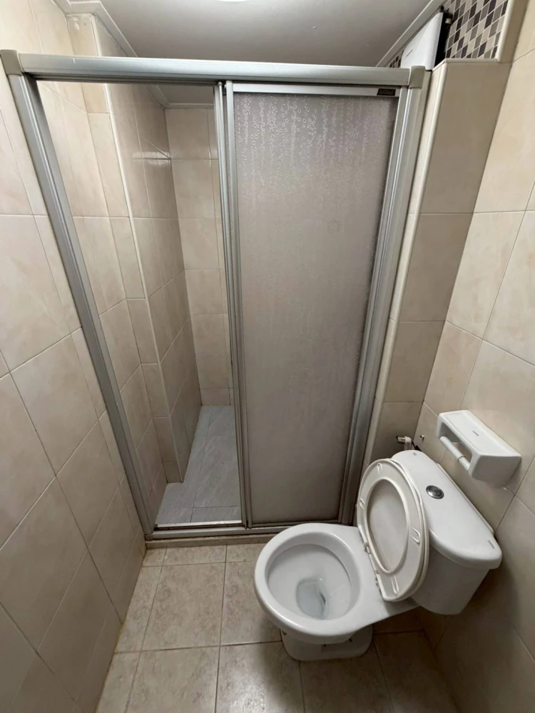 For rent: Champs Elysees Chaengwattana, 5th floor unit. High-quality wallpaper and fully furnished. Book now!
