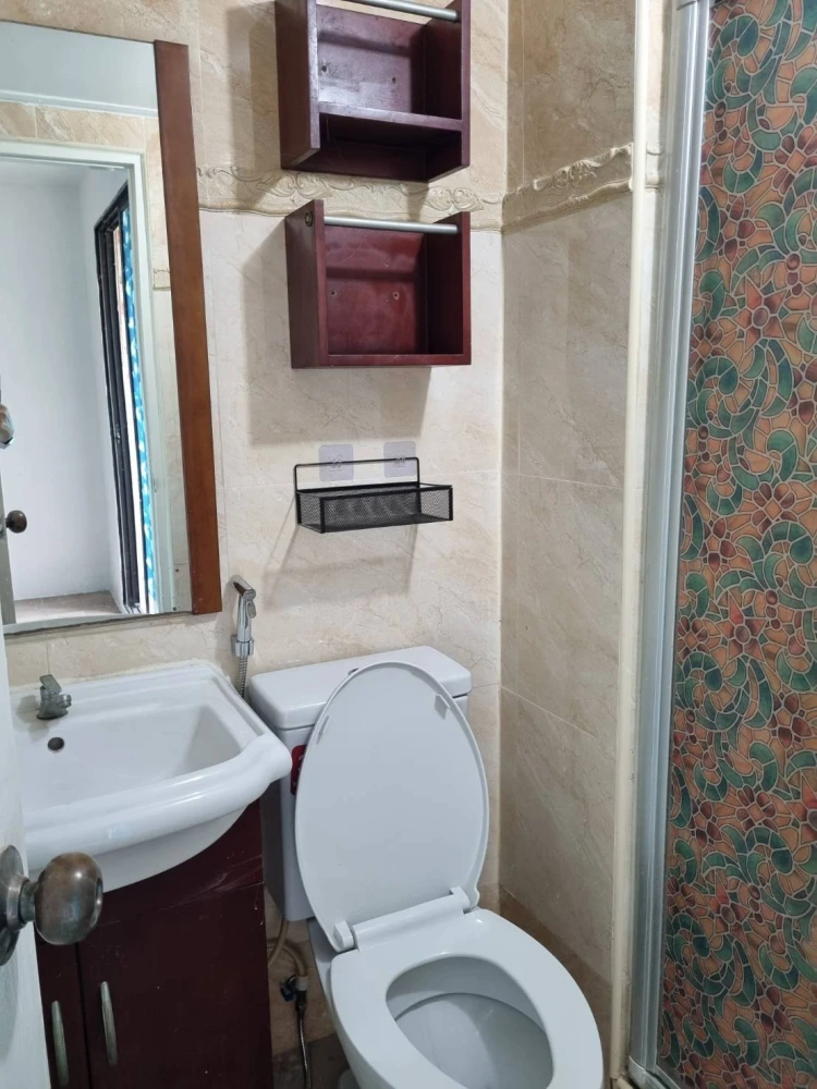Champs Elysees Tiwanon for rent, empty room, clean, airy, people who like to decorate their rooms, don't miss it.