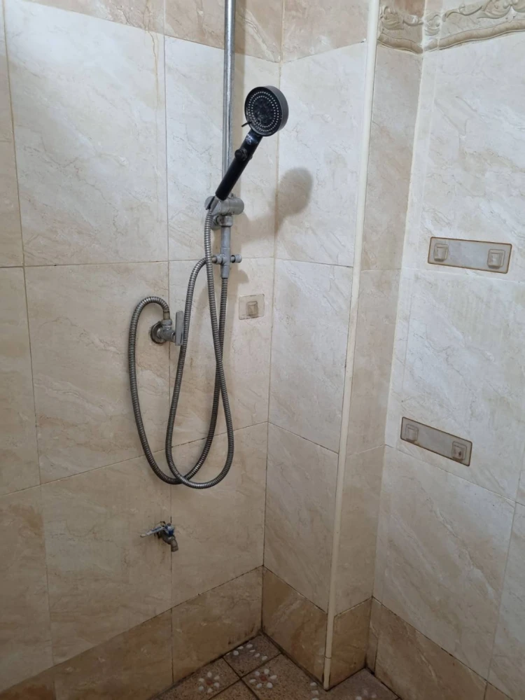 Champs Elysees Tiwanon for rent, empty room, clean, airy, people who like to decorate their rooms, don't miss it.