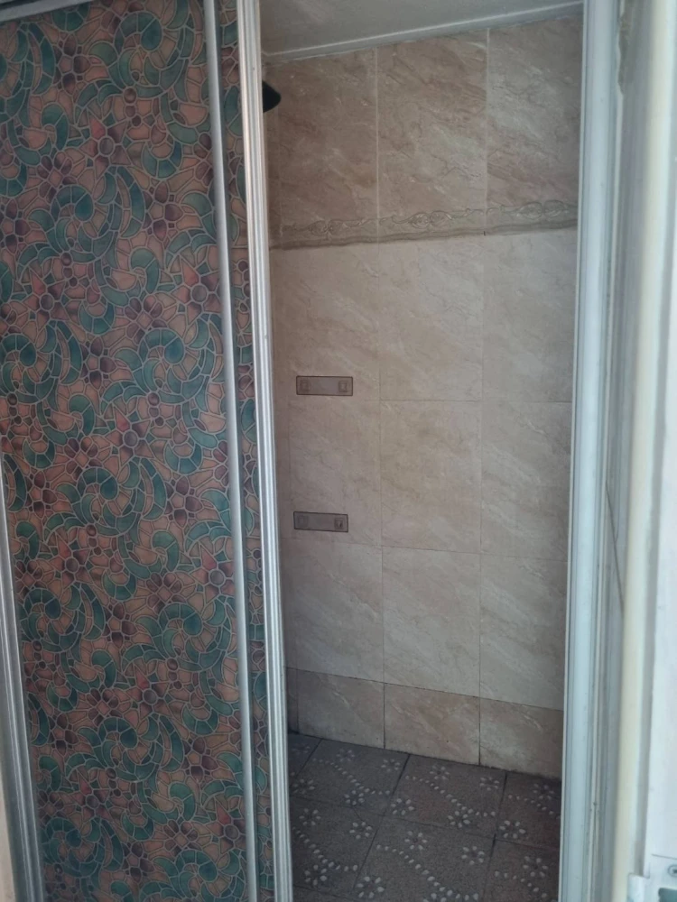 Champs Elysees Tiwanon for rent, empty room, clean, airy, people who like to decorate their rooms, don't miss it.