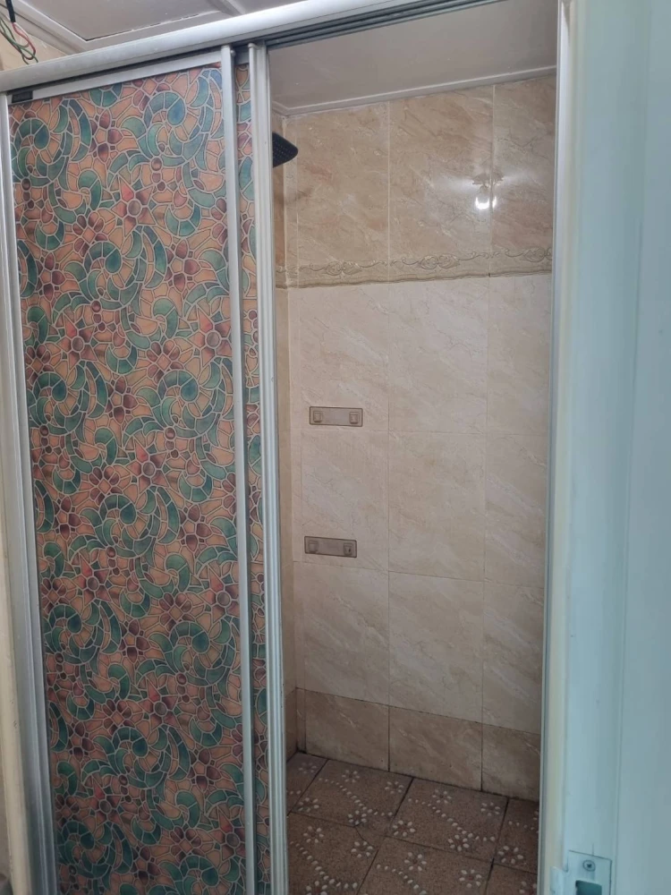 Champs Elysees Tiwanon for rent, empty room, clean, airy, people who like to decorate their rooms, don't miss it.