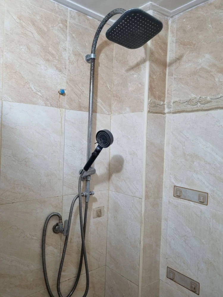 Champs Elysees Tiwanon for rent, empty room, clean, airy, people who like to decorate their rooms, don't miss it.