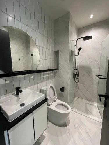 For rent: Chapter Charoennakhon-Riverside, Chao Phraya River view, Asiatique, wallpaper all around the room, must book.