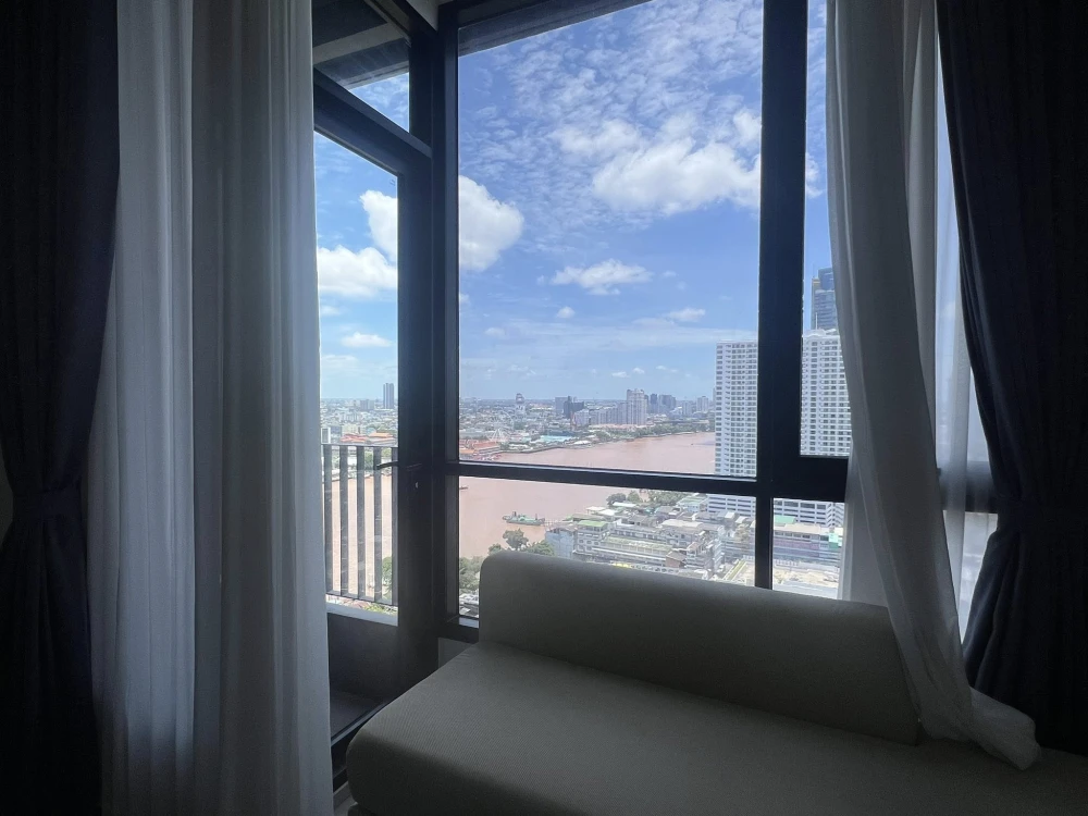 Chapter Charoennakhon-Riverside Studio for rent, fully furnished, great location, beautiful view from high floor, reserve now!