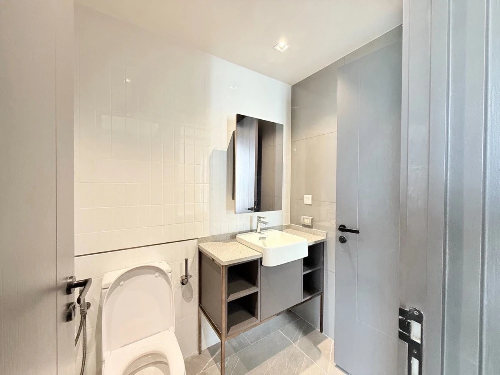 For rent at Chapter Chula-Samyan. Spacious and comfortable rooms available. Book now! Don't miss this opportunity.