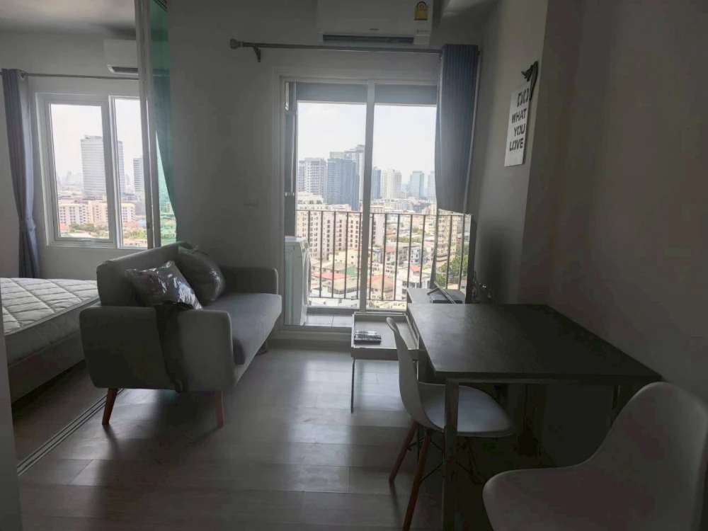 For rent: Chapter One Eco Ratchada-Huai Khwang, high floor unit, fully furnished. Book now!
