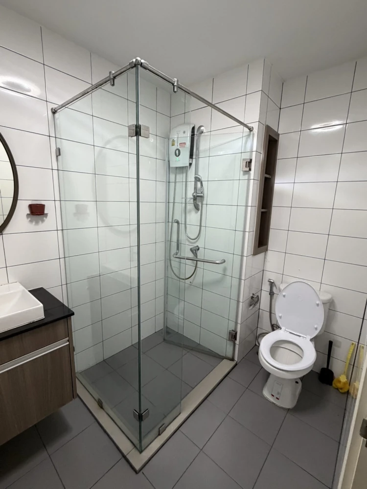 For rent: Chapter One Eco Ratchada-Huai Khwang, Building H, 8th floor. Fully furnished with appliances. Book now!