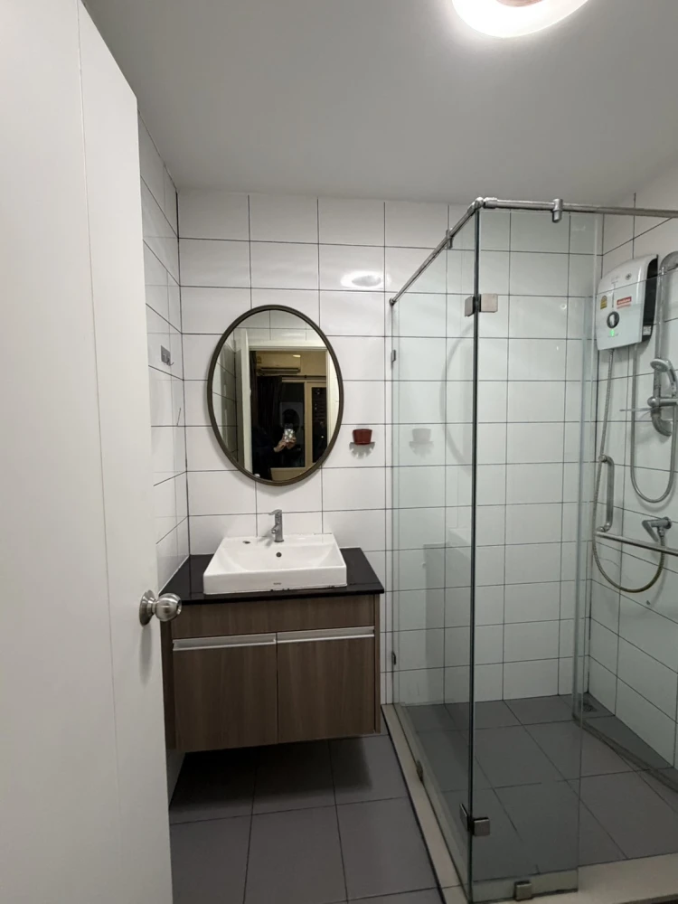 For rent: Chapter One Eco Ratchada-Huai Khwang, Building H, 8th floor. Fully furnished with appliances. Book now!