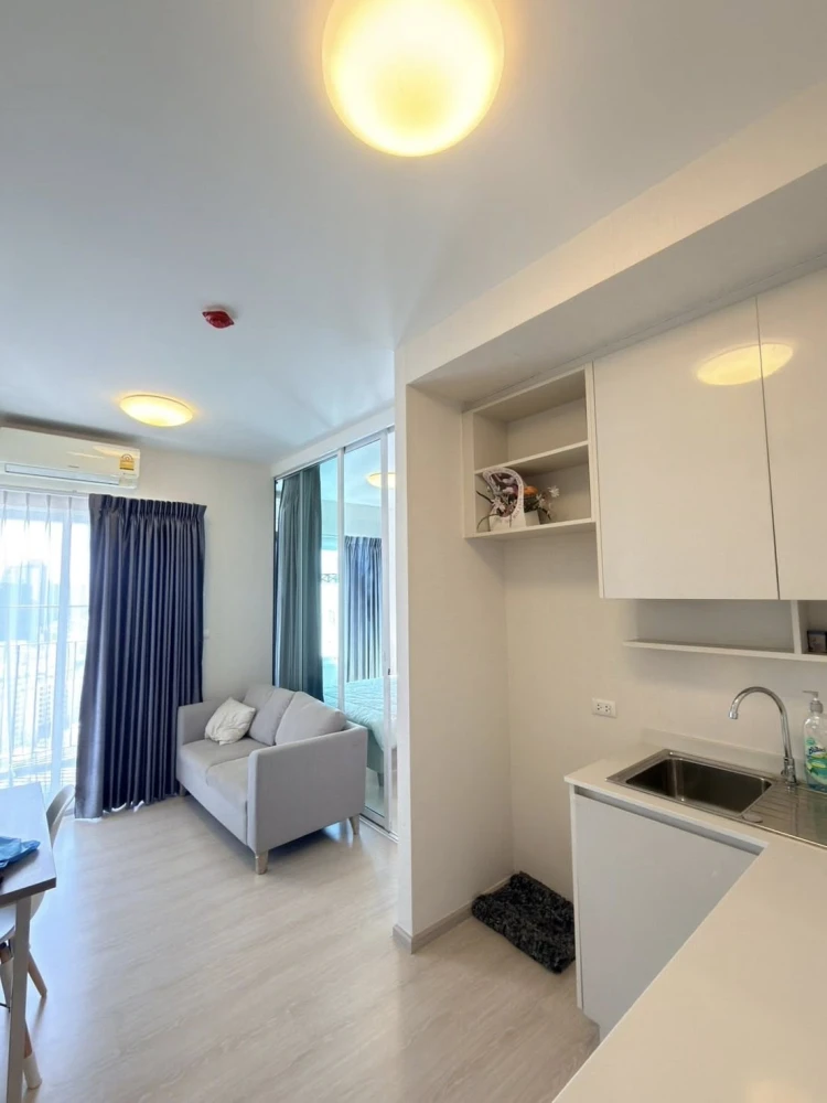 For rent: Chapter One Eco Ratchada-Huai Khwang, 26th floor. High floor, bright and airy with great ventilation. Book now!