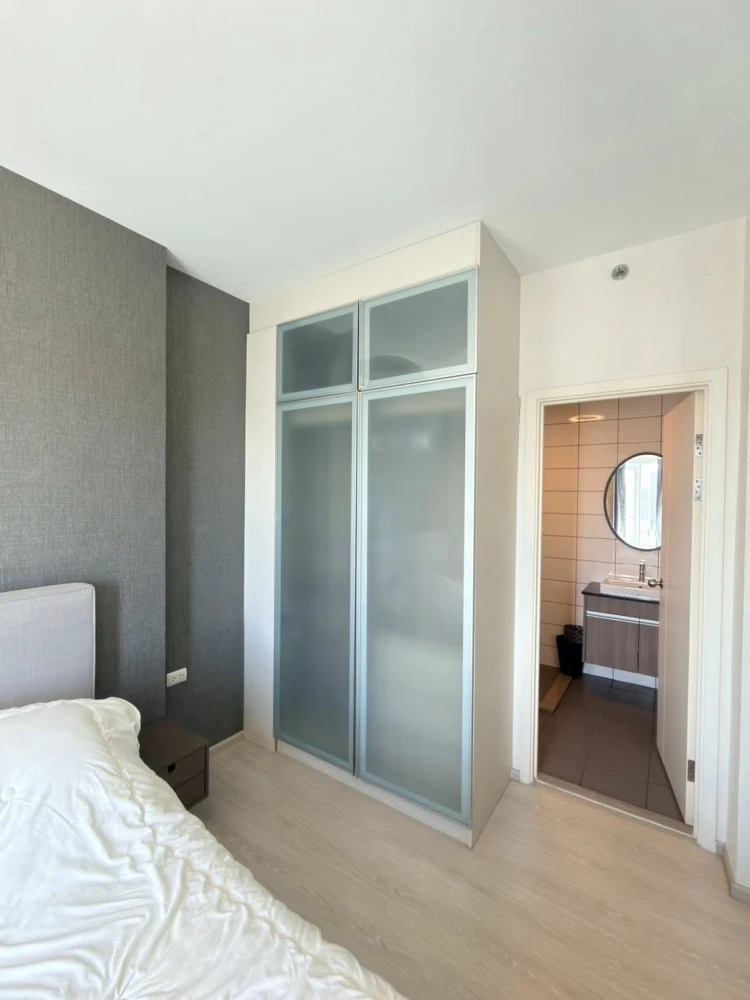 For rent: Chapter One Eco Ratchada-Huai Khwang, 26th floor. High floor, bright and airy with great ventilation. Book now!