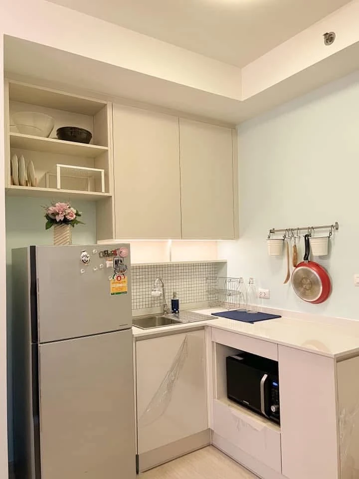 For Rent: Chapter One Eco Ratchada-Huai Khwang. 25th-floor corner unit with a stunning city view. Fully furnished and equipped with all appliances—rea