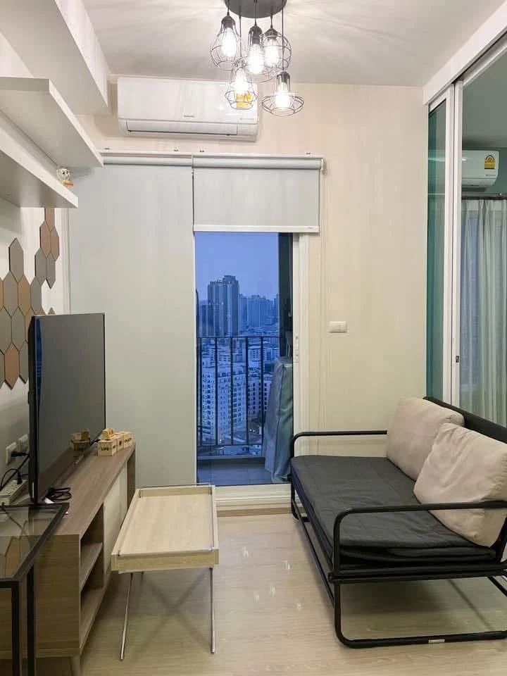 For Rent: Chapter One Eco Ratchada-Huai Khwang. 25th-floor corner unit with a stunning city view. Fully furnished and equipped with all appliances—rea