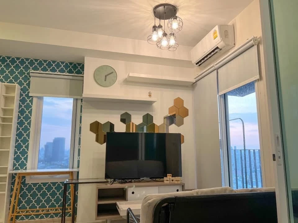 For Rent: Chapter One Eco Ratchada-Huai Khwang. 25th-floor corner unit with a stunning city view. Fully furnished and equipped with all appliances—rea