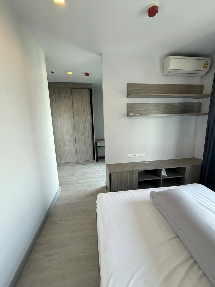 For rent: Chapter one Mid Town Ladprao 24, 1 bedroom, 1 bathroom, walk-in closet, comes with a large living space. Don't miss it.
