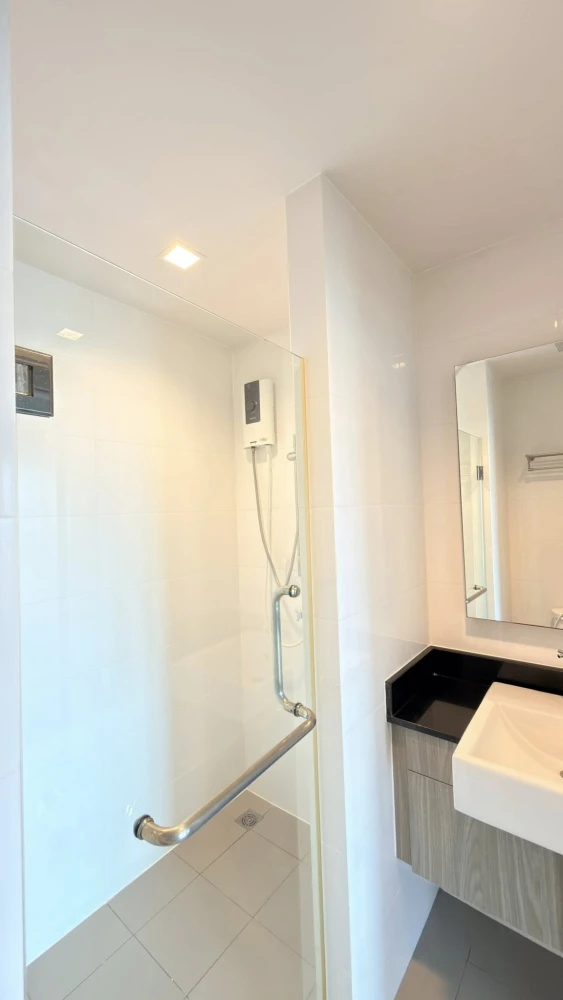 For rent: Chapter One Mid Town Ladprao 24, ready to move in, fully furnished, complete amenities. Book now!
