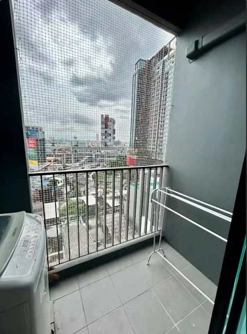 For rent: Chapter One Midtown Ladprao 24, beautiful corner unit, 39 sq m, very spacious. Book now!