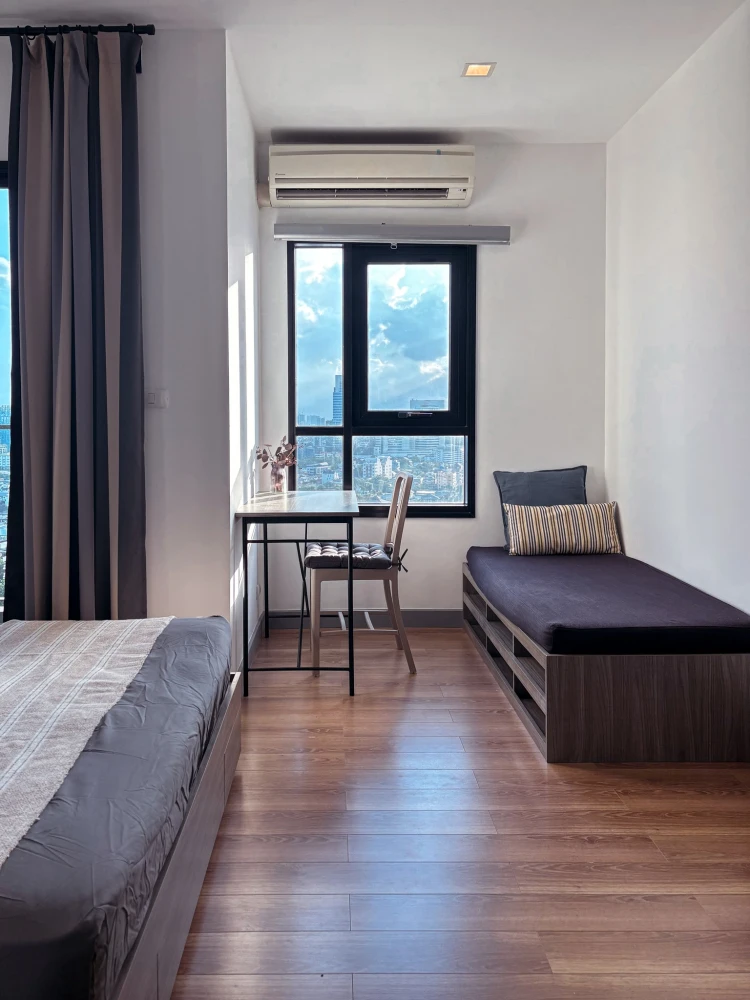 For rent: Chapter one Mid Town Ladprao 24, 24 rooms decorated in a nice tone, with a clear, open city view, not blocked. Don't miss it.