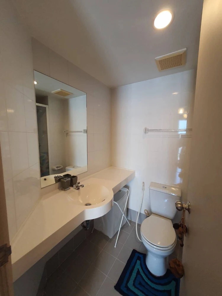 For rent: Chapter One Modern Dutch, 21st floor, stunning city views. Fully furnished with appliances. Don't miss out!