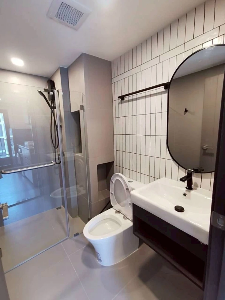 For rent: Chapter One More Kaset, Building A, 5th floor. Pool view, good atmosphere, quiet and private. Ready to move in.