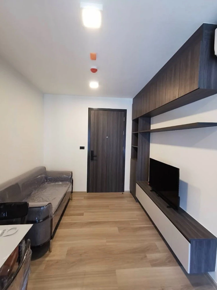 For rent: Chapter One More Kaset, Building A, 5th floor. Pool view, good atmosphere, quiet and private. Ready to move in.