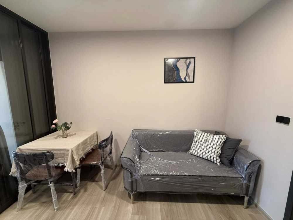 For rent: Chapter One More Kaset, north-facing unit with unobstructed view. High-quality furniture throughout. Don't miss out!
