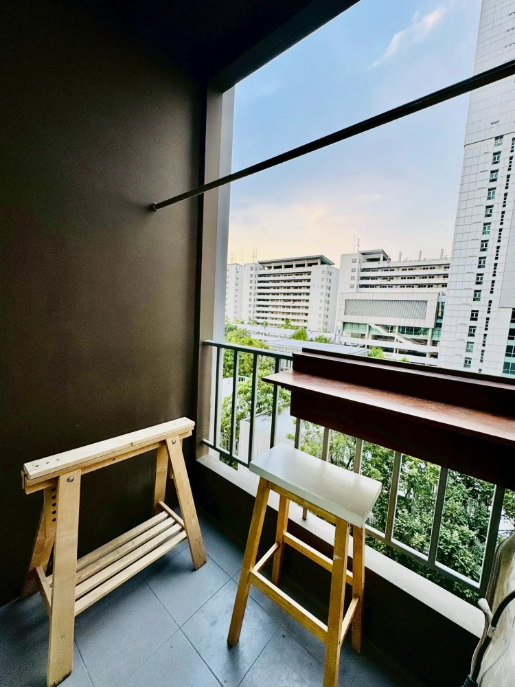 For rent: Chapter One Shine Bangpo, 1 bedroom, 1 bathroom. Fully furnished and equipped with appliances. Book now!