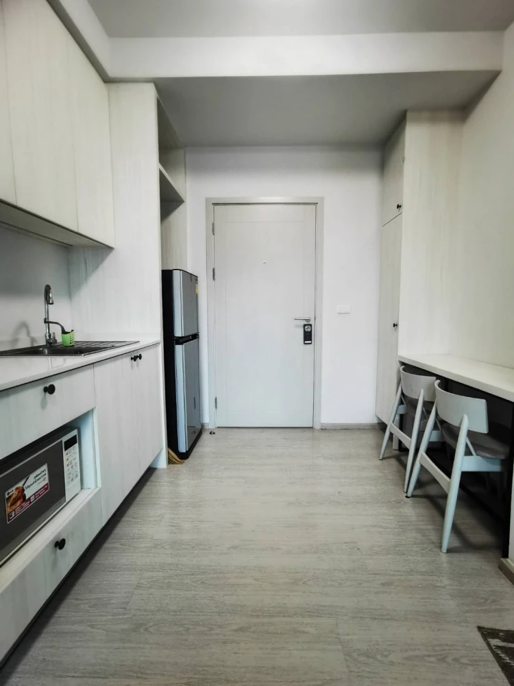 For rent: Chapter One Shine Bangpo, 16th floor, fully furnished room, ready to move in, just bring your bag.