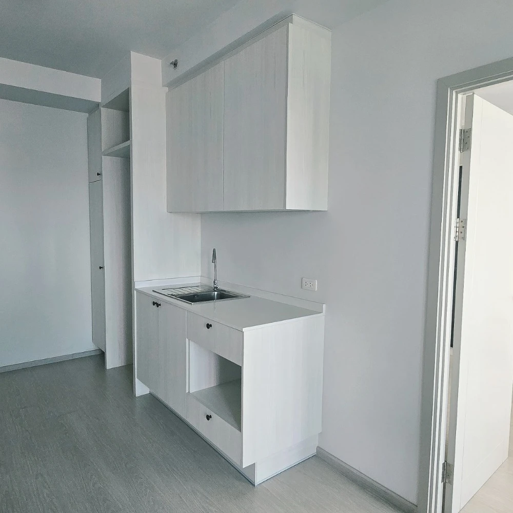 For rent: Chapter One Shine Bangpo, spacious room, lots of usable space, good price, book now, don't miss out.