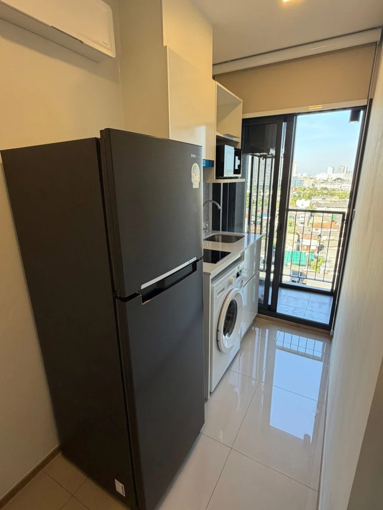 For rent: Chapter One Spark Charan, a modern-style condo on the 9th floor (auspicious number), north-facing, with good ventilation and a comfortable t