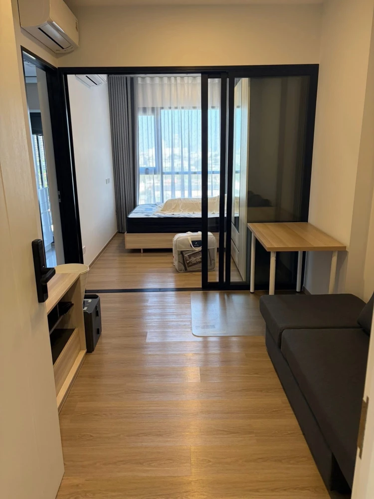 For rent: Chapter One Spark Charan, a modern-style condo on the 9th floor (auspicious number), north-facing, with good ventilation and a comfortable t