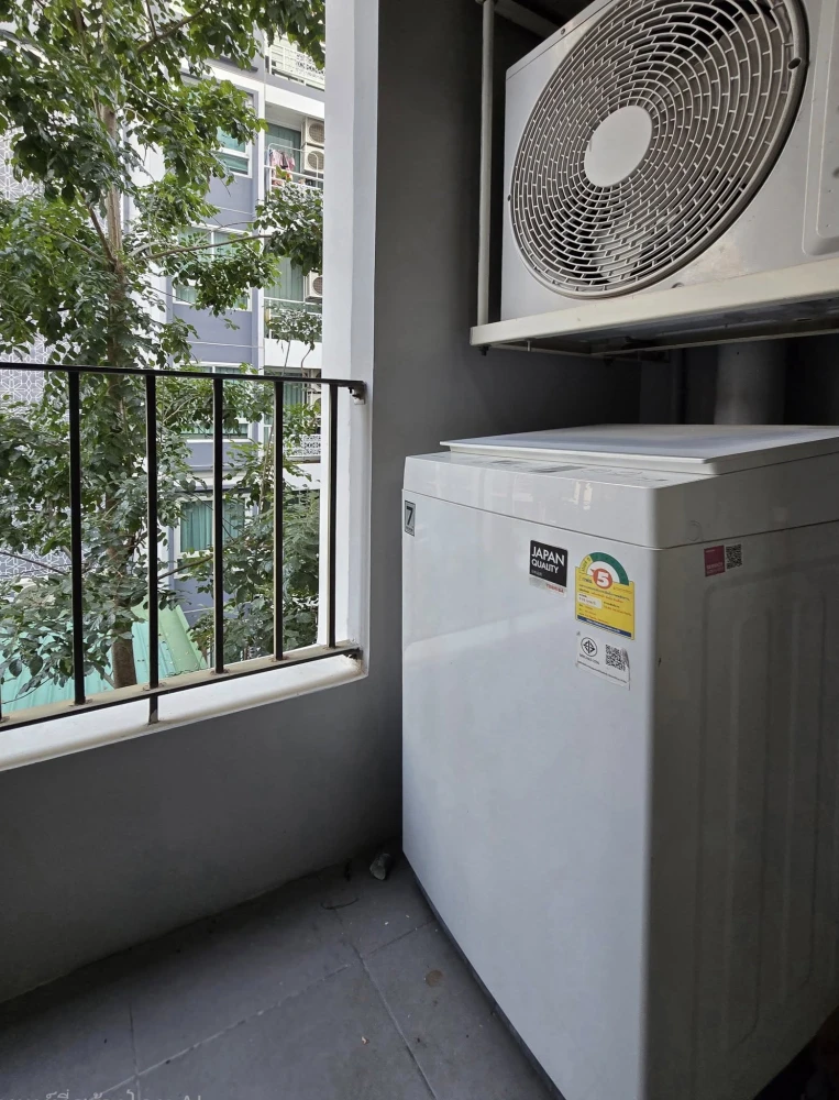 For rent: Chapter One The Campus Ladprao, 1 beautifully decorated room, great location, fully furnished. Just bring your bags and move in!