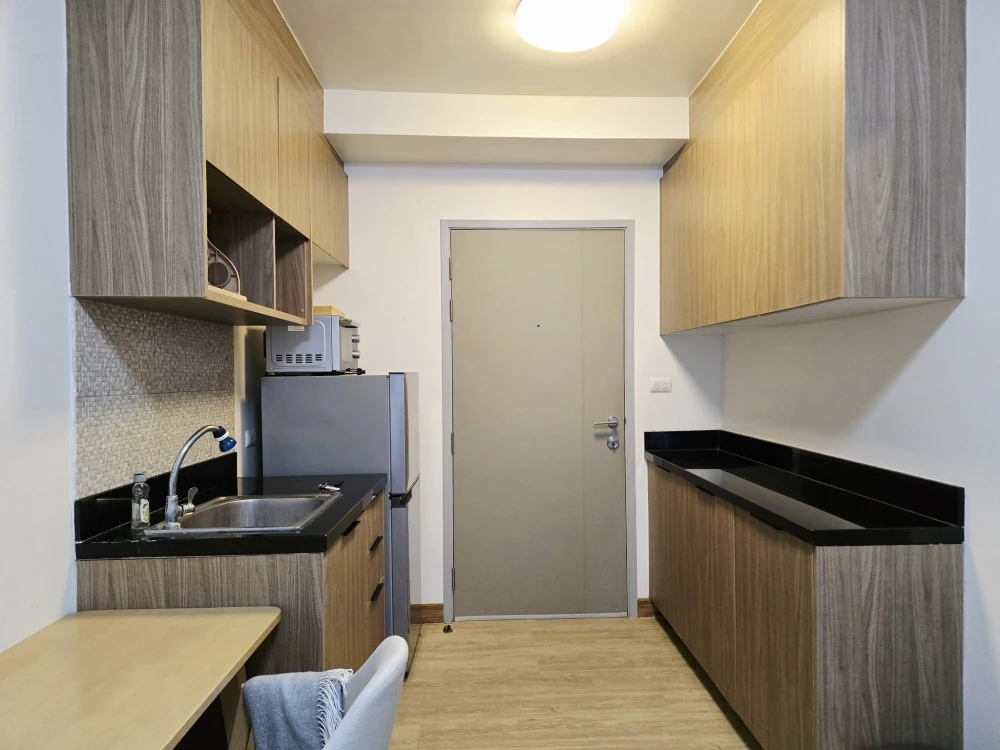 For rent: Chapter One The Campus Ladprao, 1 beautifully decorated room, great location, fully furnished. Just bring your bags and move in!