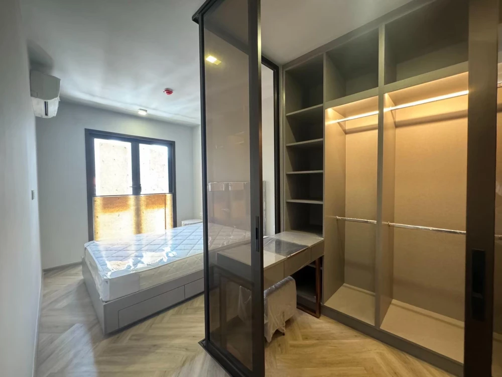 Chapter Thonglor 25 for rent, 1 bedroom, 1 bathroom, plenty of usable space, fully furnished, good location, hurry and reserve now!