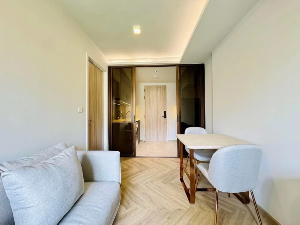 Chapter Thonglor 25 for rent, 1 bedroom, 1 bathroom, plenty of usable space, fully furnished, good location, hurry and reserve now!